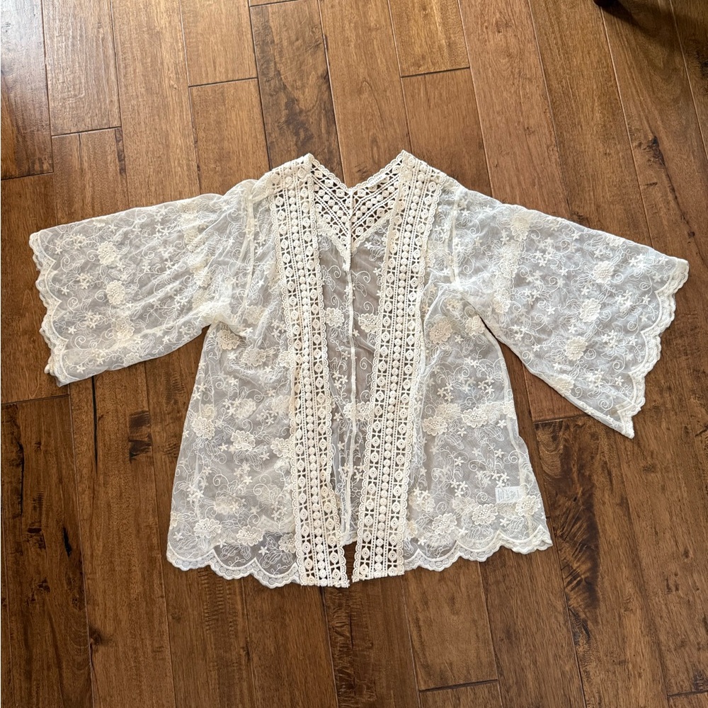 En Crème White Lace Kimono Cardigan size small